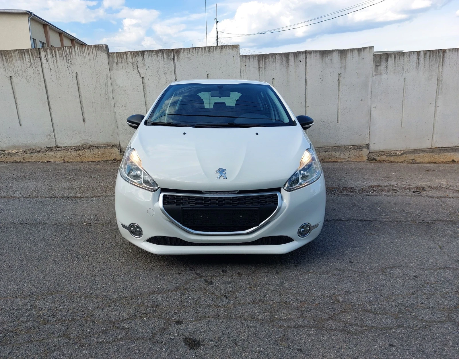 Peugeot 208 1.4d.68ks.Обслужен, снимка 2 - Автомобили и джипове - 54258843