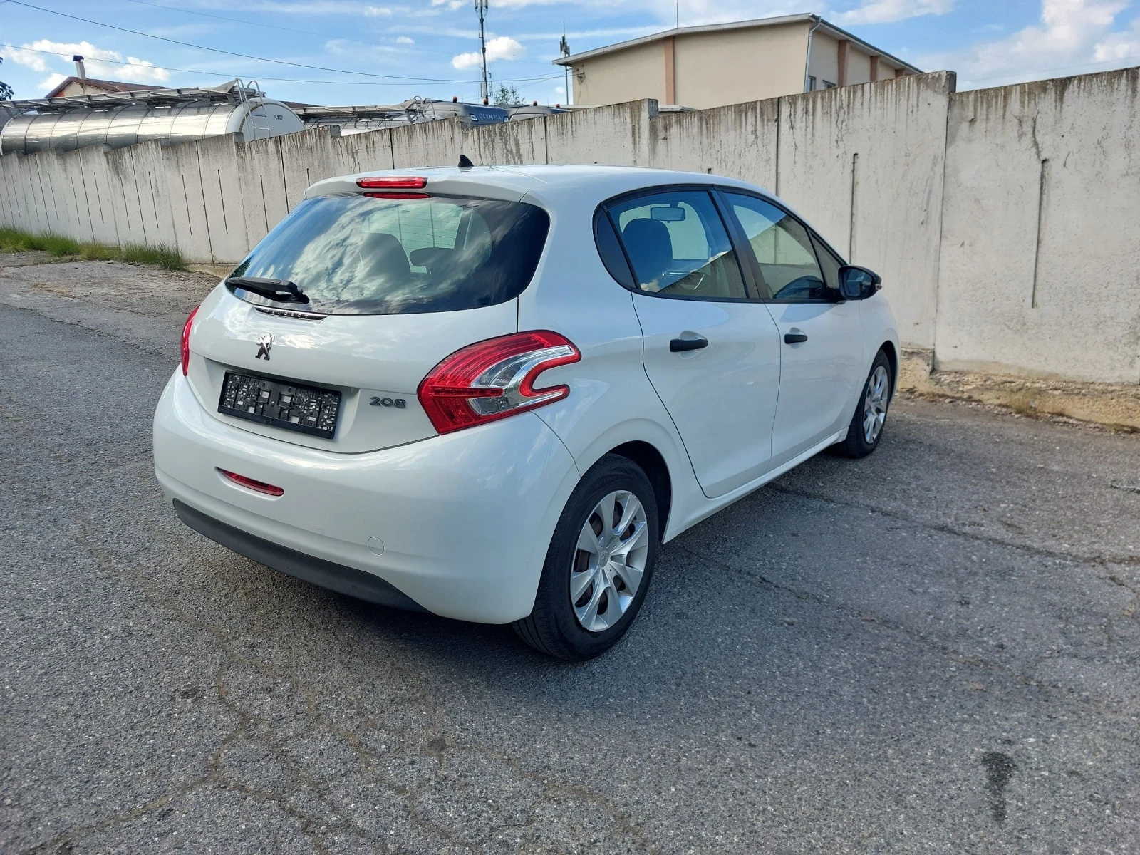 Peugeot 208 1.4d.68ks.Обслужен, снимка 8 - Автомобили и джипове - 54258843
