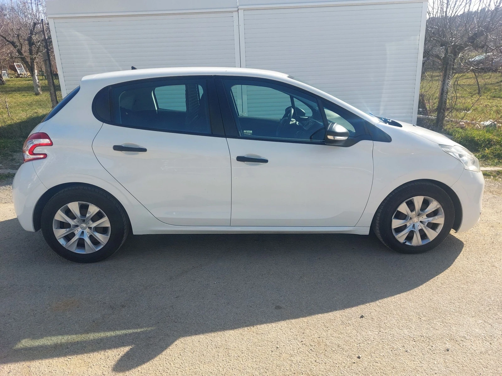 Peugeot 208 1.4d.68ks.N1 Обслужен, снимка 4 - Автомобили и джипове - 53774222