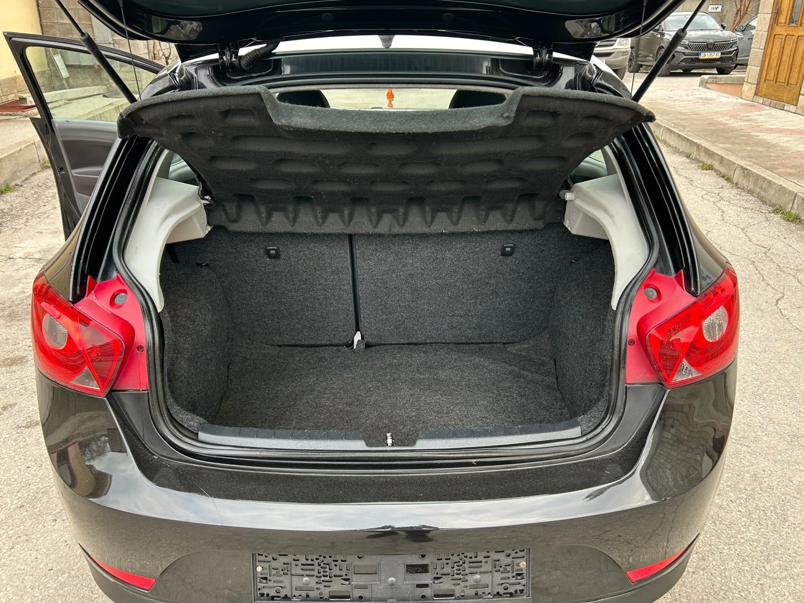 Seat Ibiza 1.2TDI ЕВРО 5, снимка 12 - Автомобили и джипове - 53864223