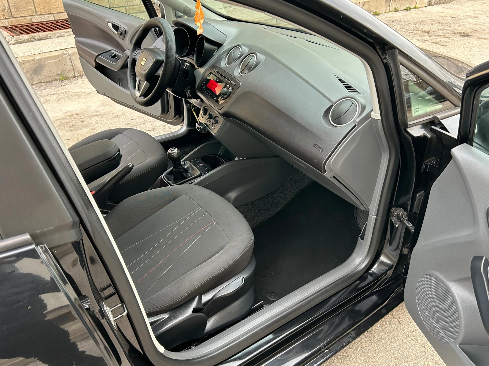 Seat Ibiza 1.2TDI ЕВРО 5, снимка 10 - Автомобили и джипове - 53864223