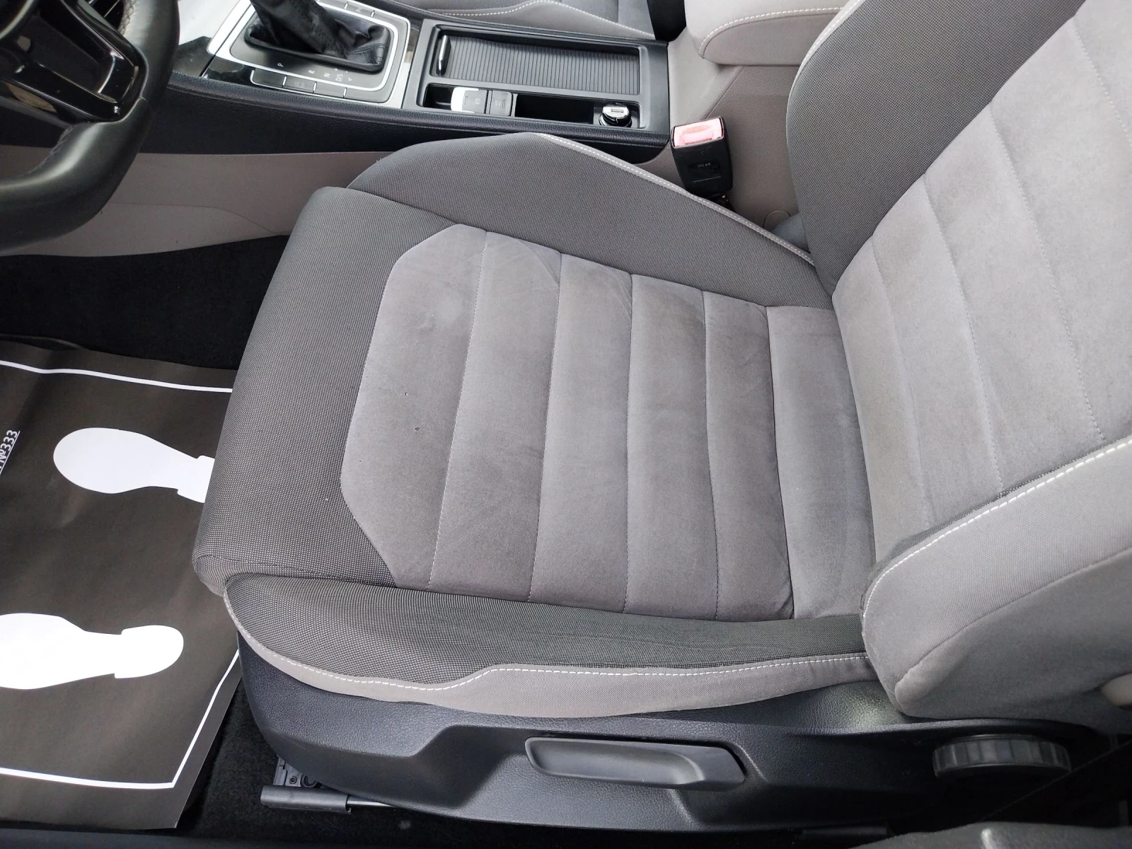 VW Golf 1.6 TDI* DSG* H.LINE* , снимка 8 - Автомобили и джипове - 53992598