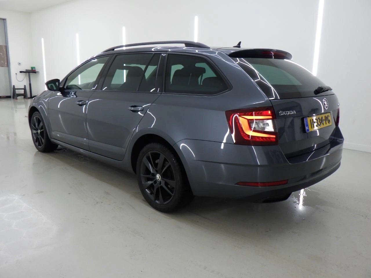Skoda Octavia 1.5 TSI /DSG /Sport Business /Oчакван! , снимка 4 - Автомобили и джипове - 54229658