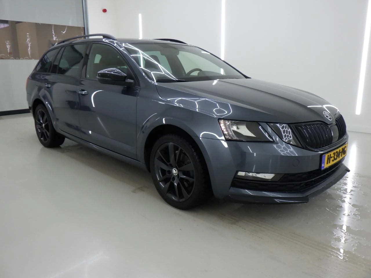 Skoda Octavia 1.5 TSI /DSG /Sport Business /Oчакван! , снимка 2 - Автомобили и джипове - 54229658