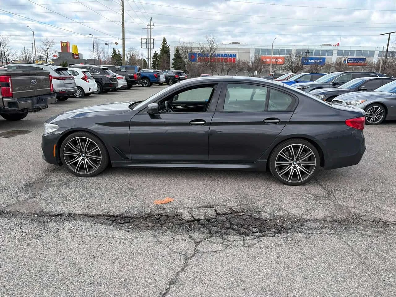 BMW 530 * 530i xDrive * CARFAX * ЦЕНА ДО БГ, снимка 2 - Автомобили и джипове - 54400537
