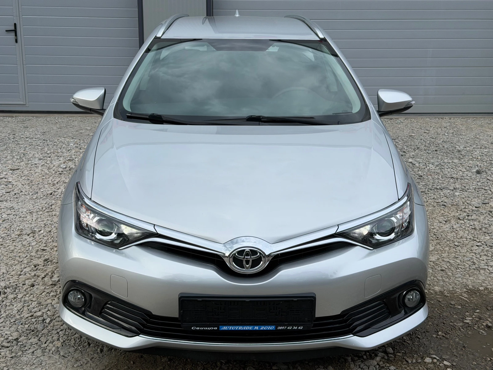 Toyota Auris 1.6D4D* TOP* Face* NAVI* Evro6, снимка 2 - Автомобили и джипове - 54745346