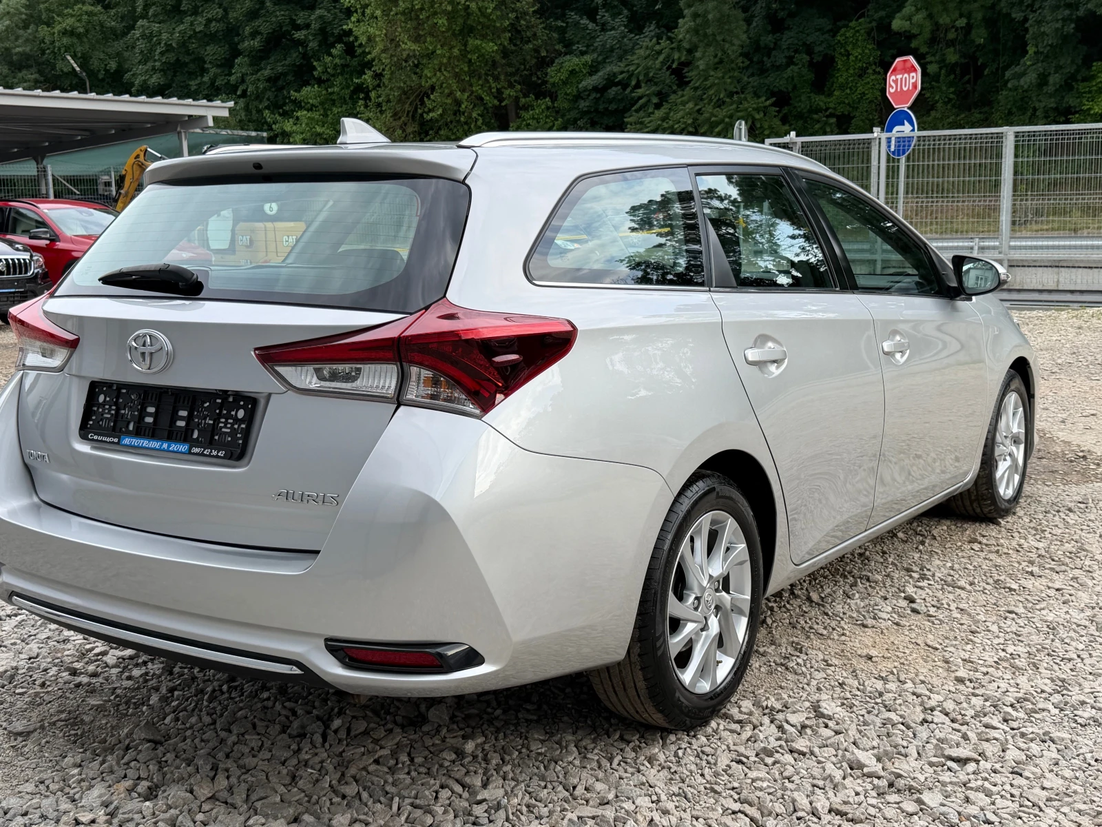 Toyota Auris 1.6D4D* TOP* Face* NAVI* Evro6, снимка 4 - Автомобили и джипове - 54745346