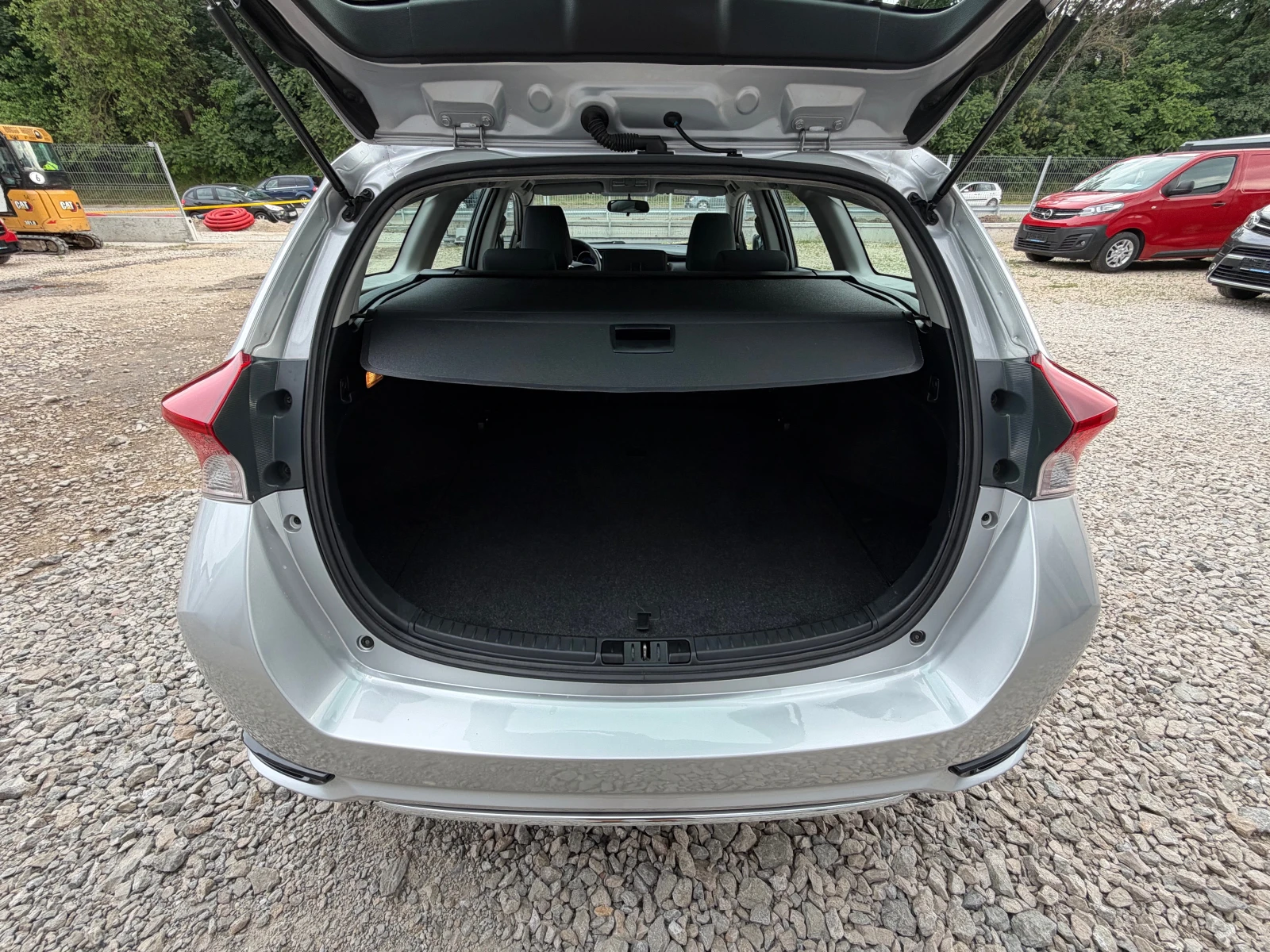 Toyota Auris 1.6D4D* TOP* Face* NAVI* Evro6, снимка 7 - Автомобили и джипове - 54745346