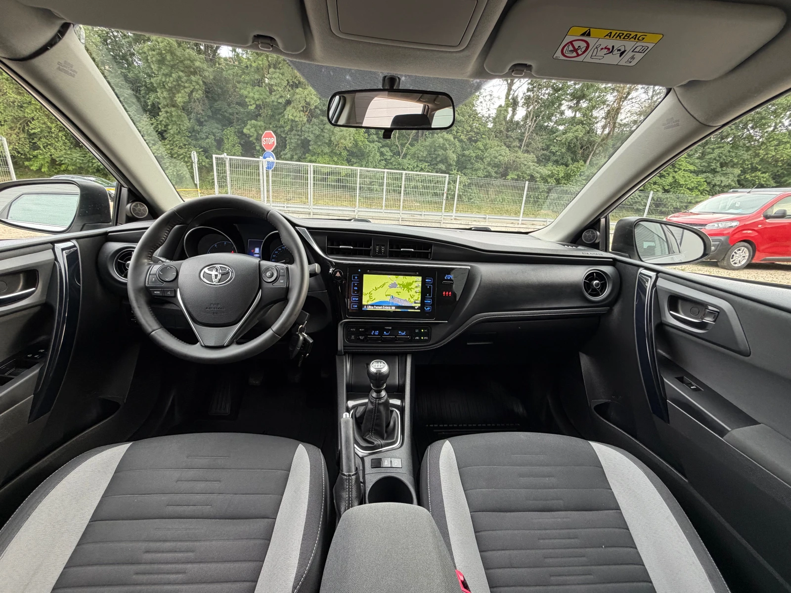 Toyota Auris 1.6D4D* TOP* Face* NAVI* Evro6, снимка 11 - Автомобили и джипове - 54745346