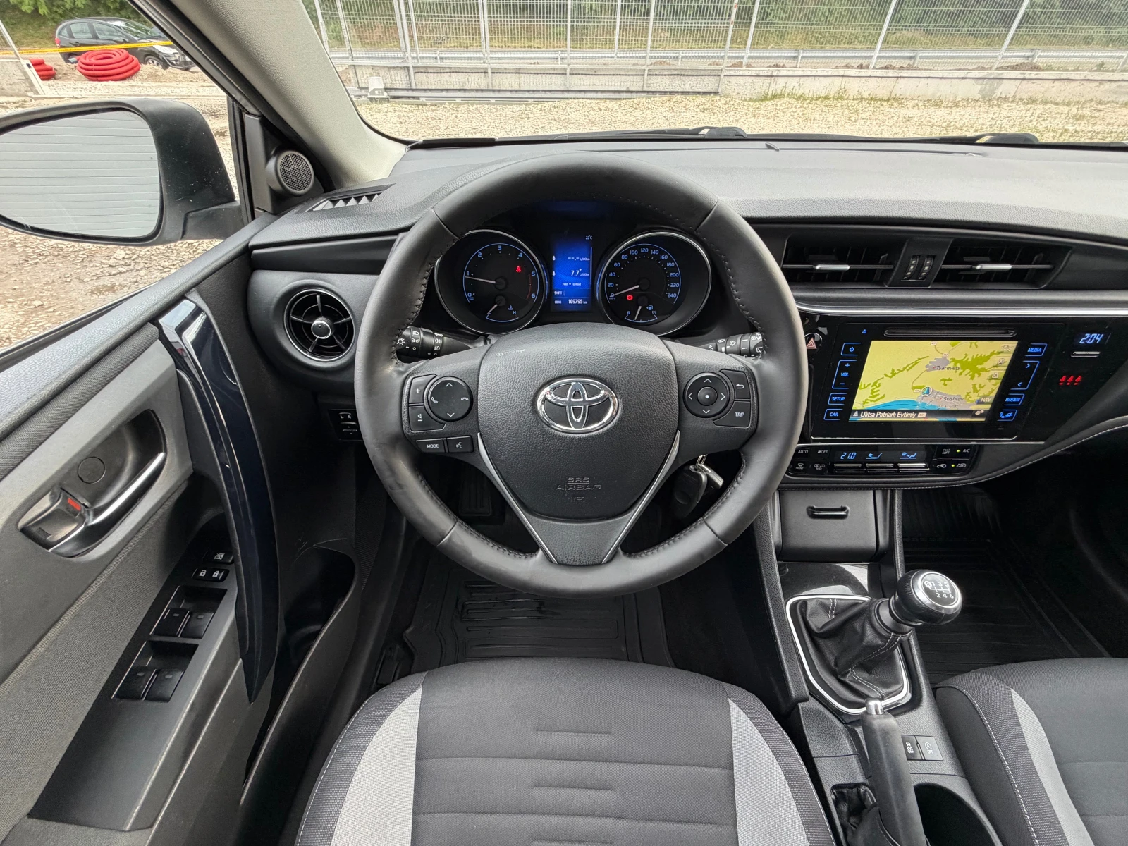 Toyota Auris 1.6D4D* TOP* Face* NAVI* Evro6, снимка 12 - Автомобили и джипове - 54745346