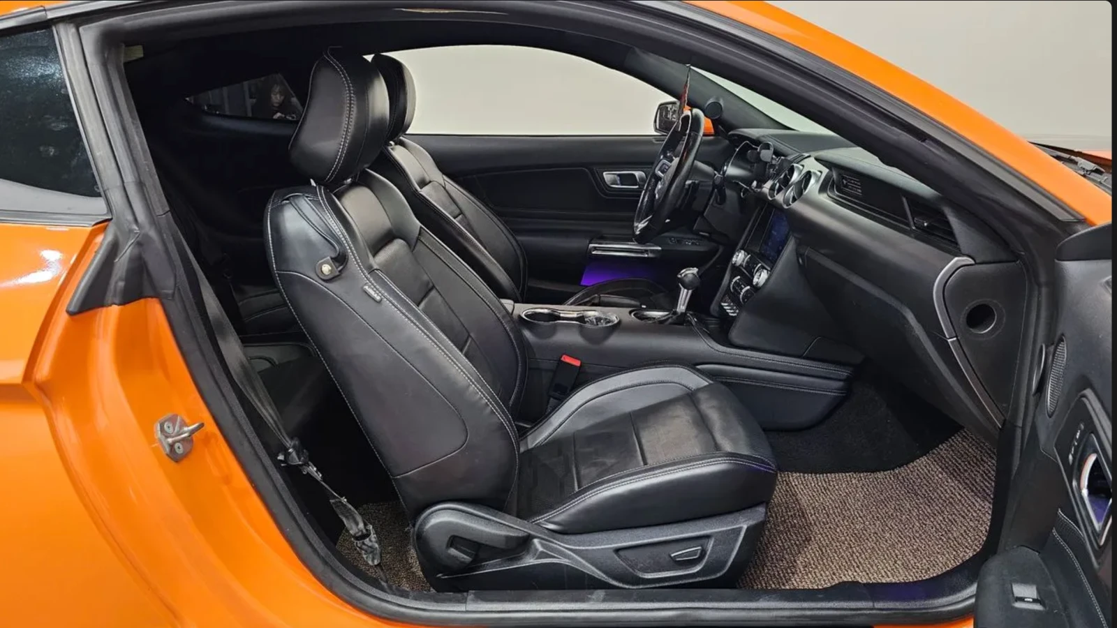 Ford Mustang ОБДУХВАНЕ / DIGITAL / DISTRONIC / AMBIENT, снимка 14 - Автомобили и джипове - 54870152