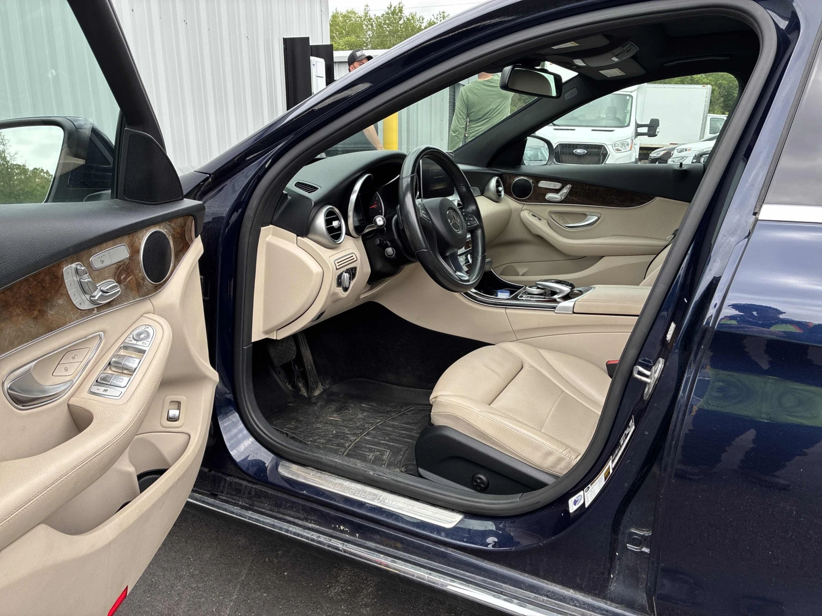 Mercedes-Benz C 300, снимка 9 - Автомобили и джипове - 55125090