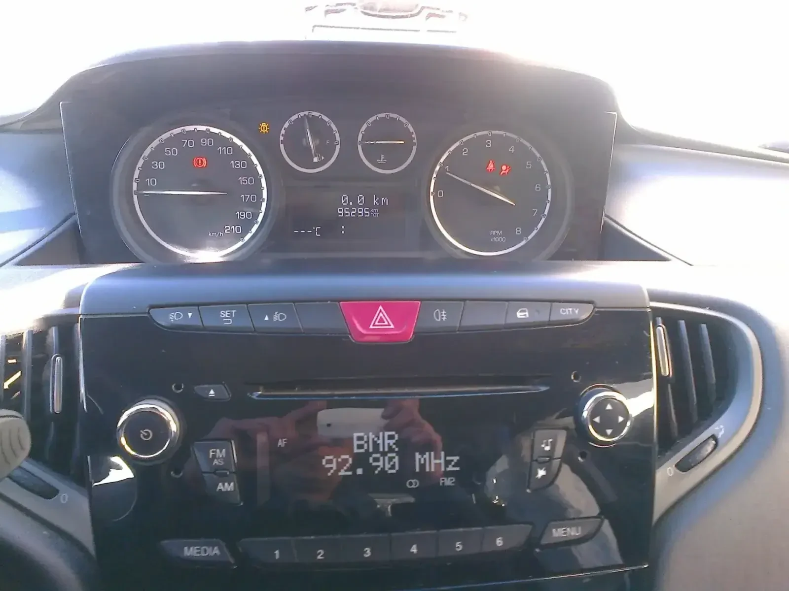 Lancia Ypsilon 1.2, снимка 7 - Автомобили и джипове - 55150722