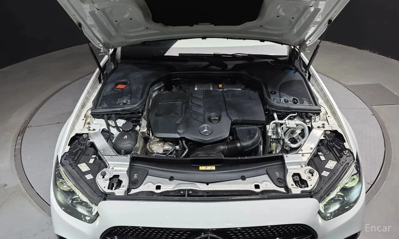 Mercedes-Benz E 220 E220d/4MATIC/AMG Line/ДИСТРОНИК/360/ХЕДЪП/, снимка 6 - Автомобили и джипове - 55832957