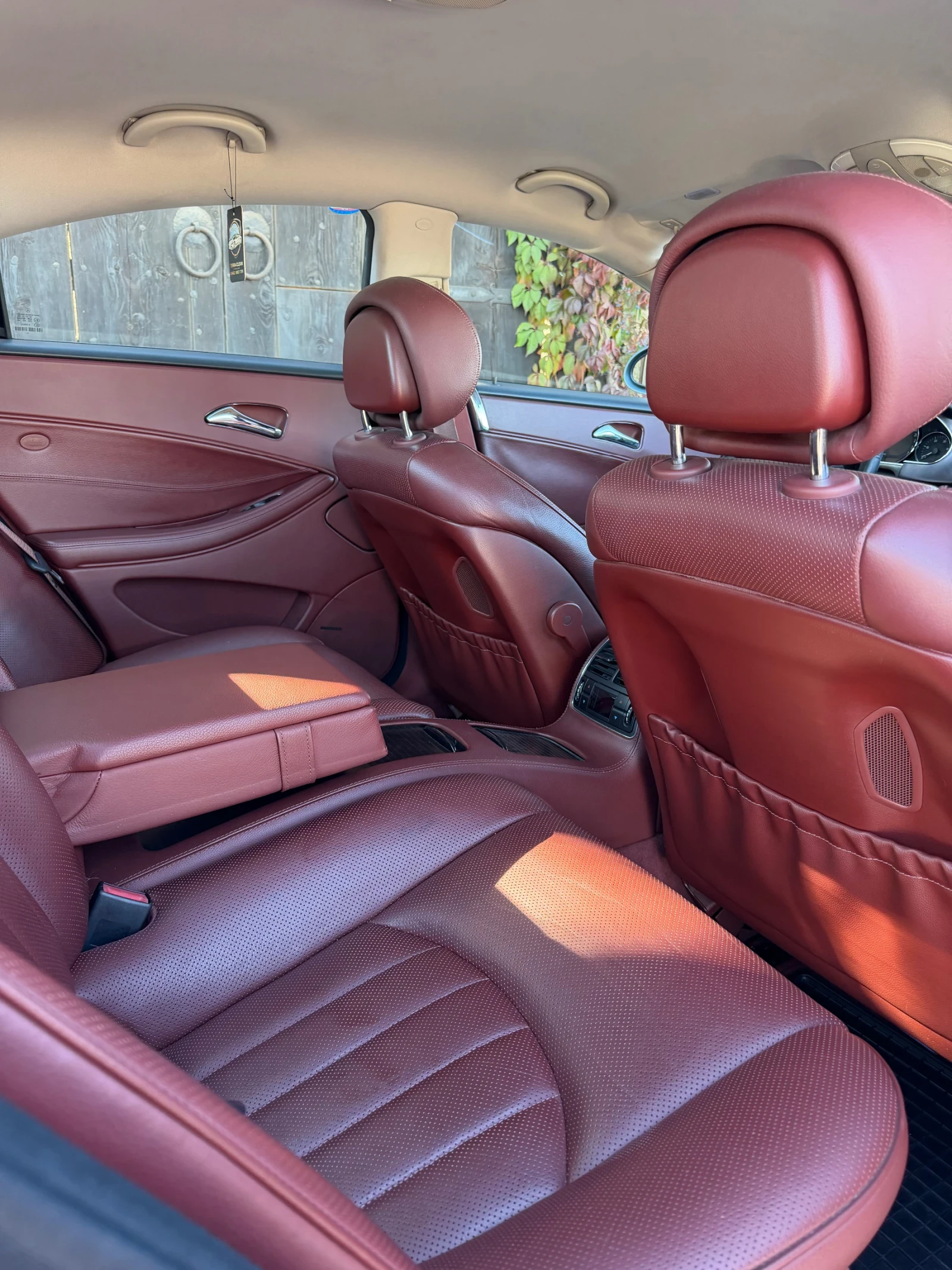 Mercedes-Benz CLS 320 Harman/Kardon, снимка 5 - Автомобили и джипове - 56347138