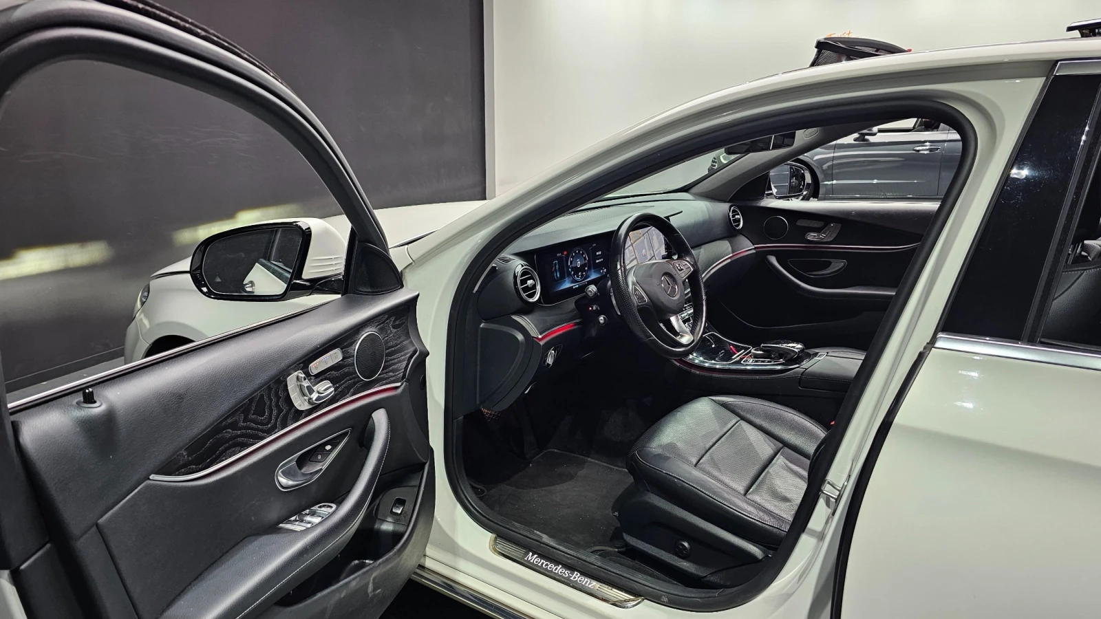 Mercedes-Benz E 300 Avantgarde * DIGITAL * 360 * ����� * ����  | Mobile.bg � ����������� 9