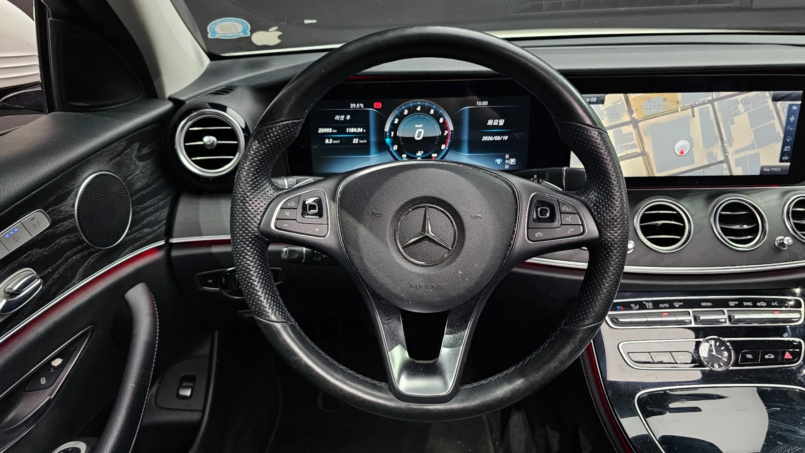 Mercedes-Benz E 300 Avantgarde * DIGITAL * 360 * ����� * ����  | Mobile.bg � ����������� 11