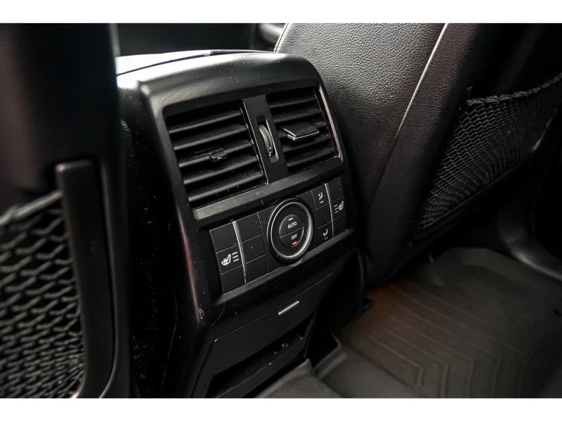 Mercedes-Benz ML 350 AMG panorama Harman&Kardon , снимка 11 - Автомобили и джипове - 52318049