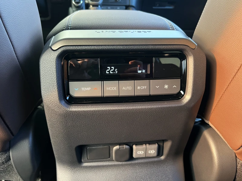 Toyota Land cruiser 250/2.8 D-4D/EXECUTIVE/360 CAMERA/7-МЕСТЕН/НАЛИЧЕН, снимка 15 - Автомобили и джипове - 52010649