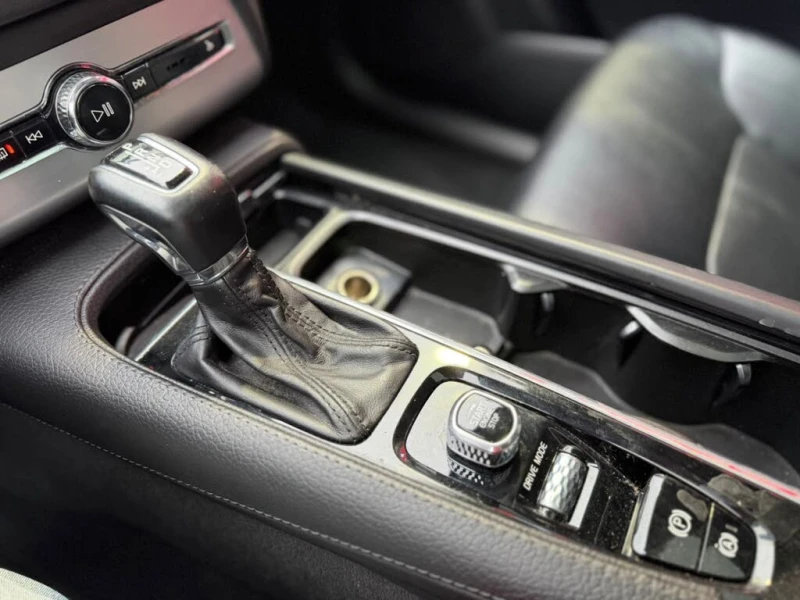 Volvo Xc90 T6 Momentum ПОДГРЕВ* 360CAM* PANO* BLINDSPOT* , снимка 16 - Автомобили и джипове - 52661562