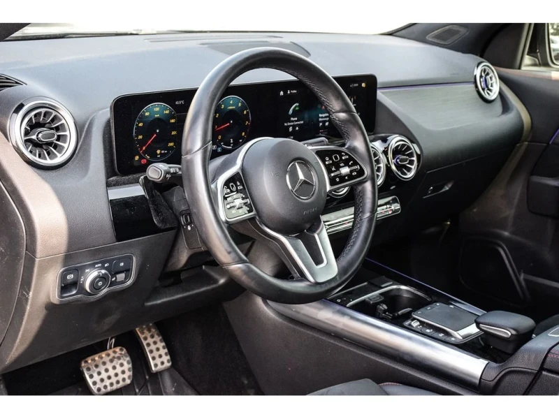 Mercedes-Benz GLA 250 AMG-pkg* 4Matic* Ambient* 360View* Масаж* Подгрев*, снимка 9 - Автомобили и джипове - 53024755