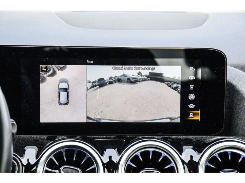 Mercedes-Benz GLA 250 AMG-pkg* 4Matic* Ambient* 360View* Масаж* Подгрев*, снимка 13 - Автомобили и джипове - 53024755