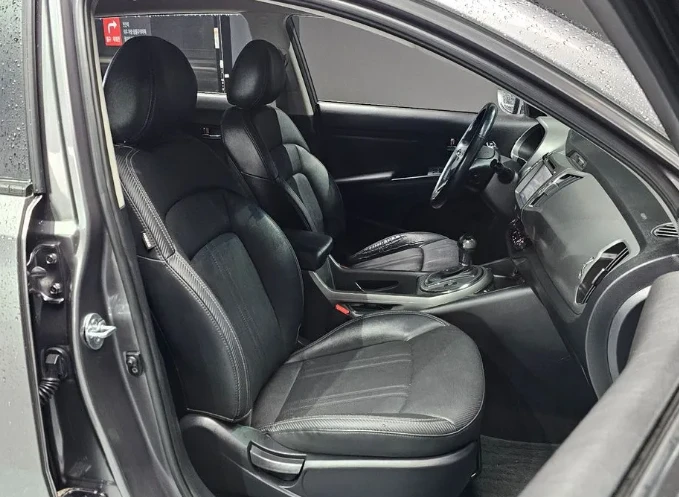 Kia Sportage 2.0 CRDi 4WD - изображение 10