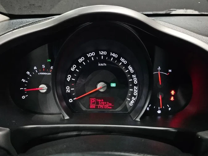Kia Sportage 2.0 CRDi 4WD - изображение 8