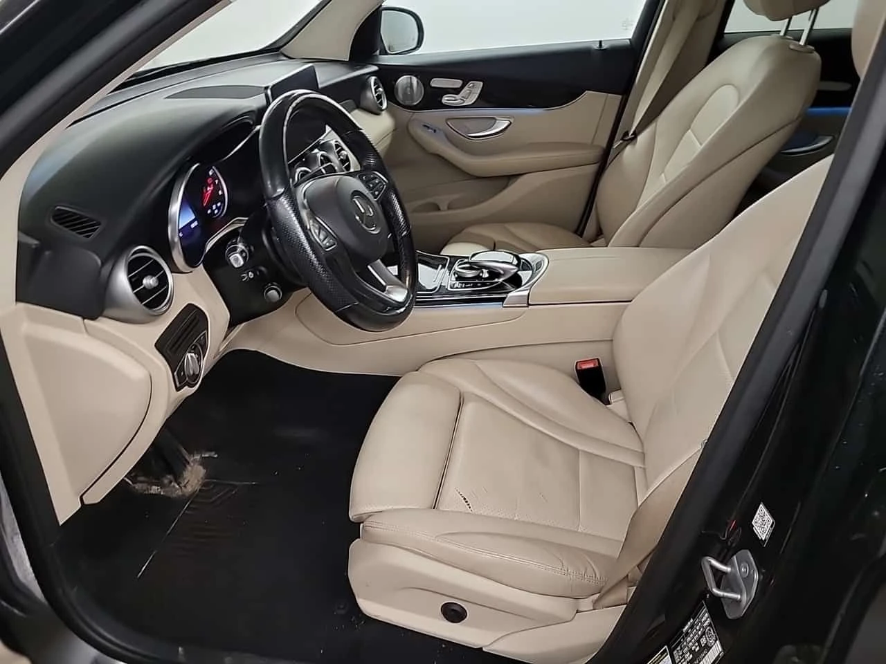 Mercedes-Benz GLC 300 * CARFAX * ЦЕНА ДО БГ, снимка 7 - Автомобили и джипове - 54229170