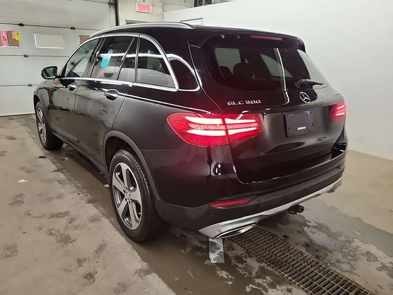 Mercedes-Benz GLC 300 * CARFAX * ЦЕНА ДО БГ, снимка 5 - Автомобили и джипове - 54229170