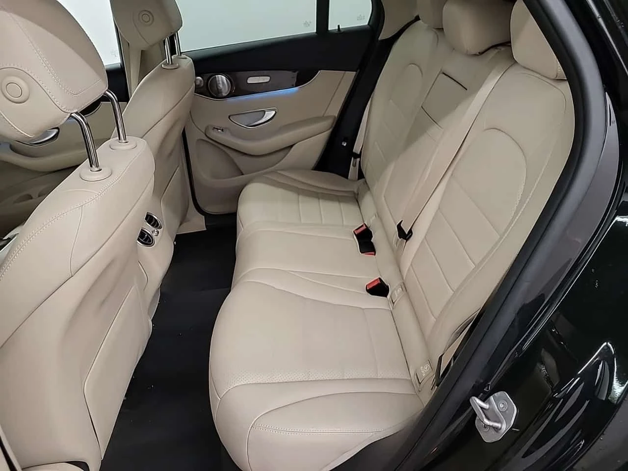 Mercedes-Benz GLC 300 * CARFAX * ЦЕНА ДО БГ, снимка 11 - Автомобили и джипове - 54229170