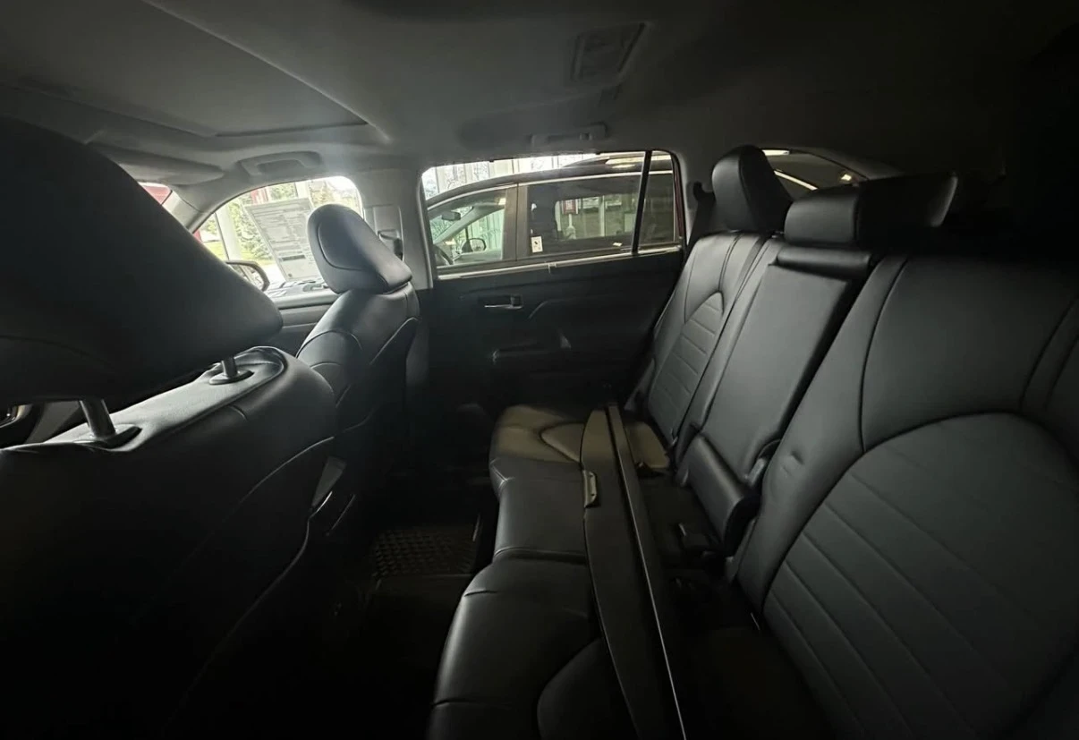 Toyota Highlander HYBRID * КАМЕРА * AWD * 8 МЕСТЕН * CARFAX * НОВ * , снимка 4 - Автомобили и джипове - 54693668