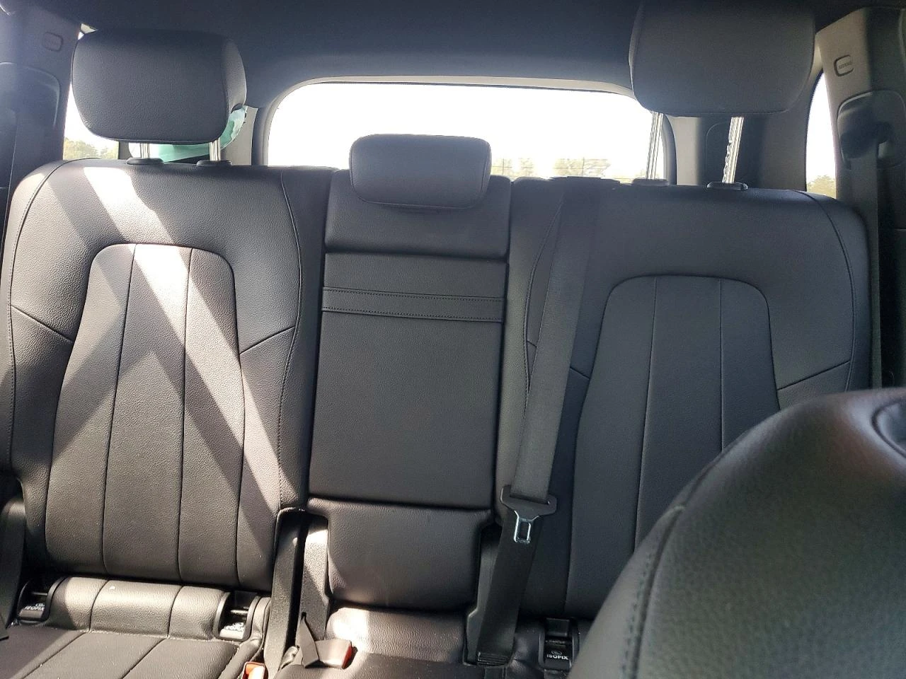Mercedes-Benz GLB 2.0l 250 4Matic, снимка 10 - Автомобили и джипове - 54704901