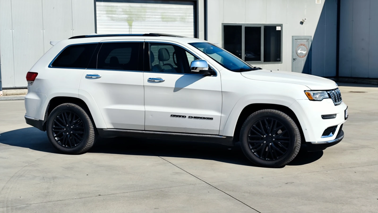 Jeep Grand cherokee Summit , снимка 3 - Автомобили и джипове - 56168769