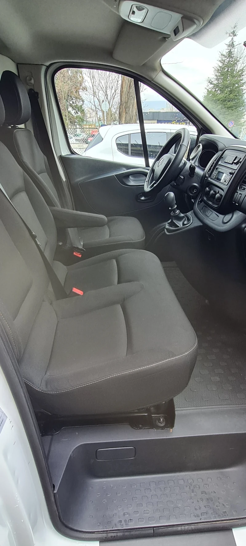 Renault Trafic 1.6 DCI 120  ХЛАДИЛЕН, снимка 16 - Бусове и автобуси - 53495686