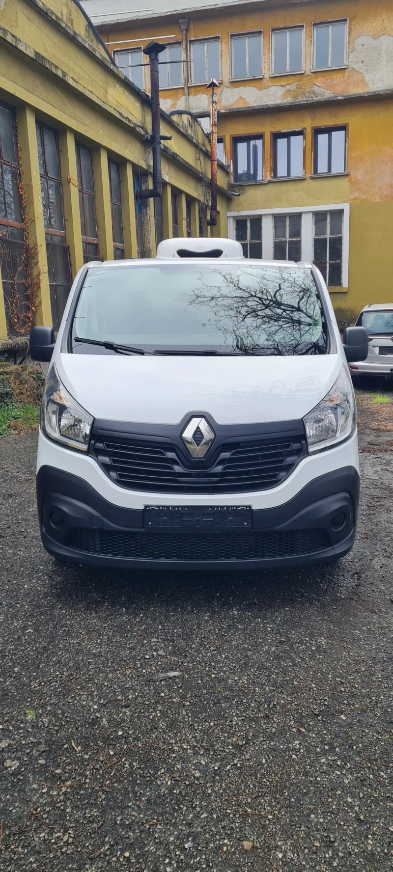 Renault Trafic 1.6 DCI 120  ХЛАДИЛЕН, снимка 2 - Бусове и автобуси - 53495686