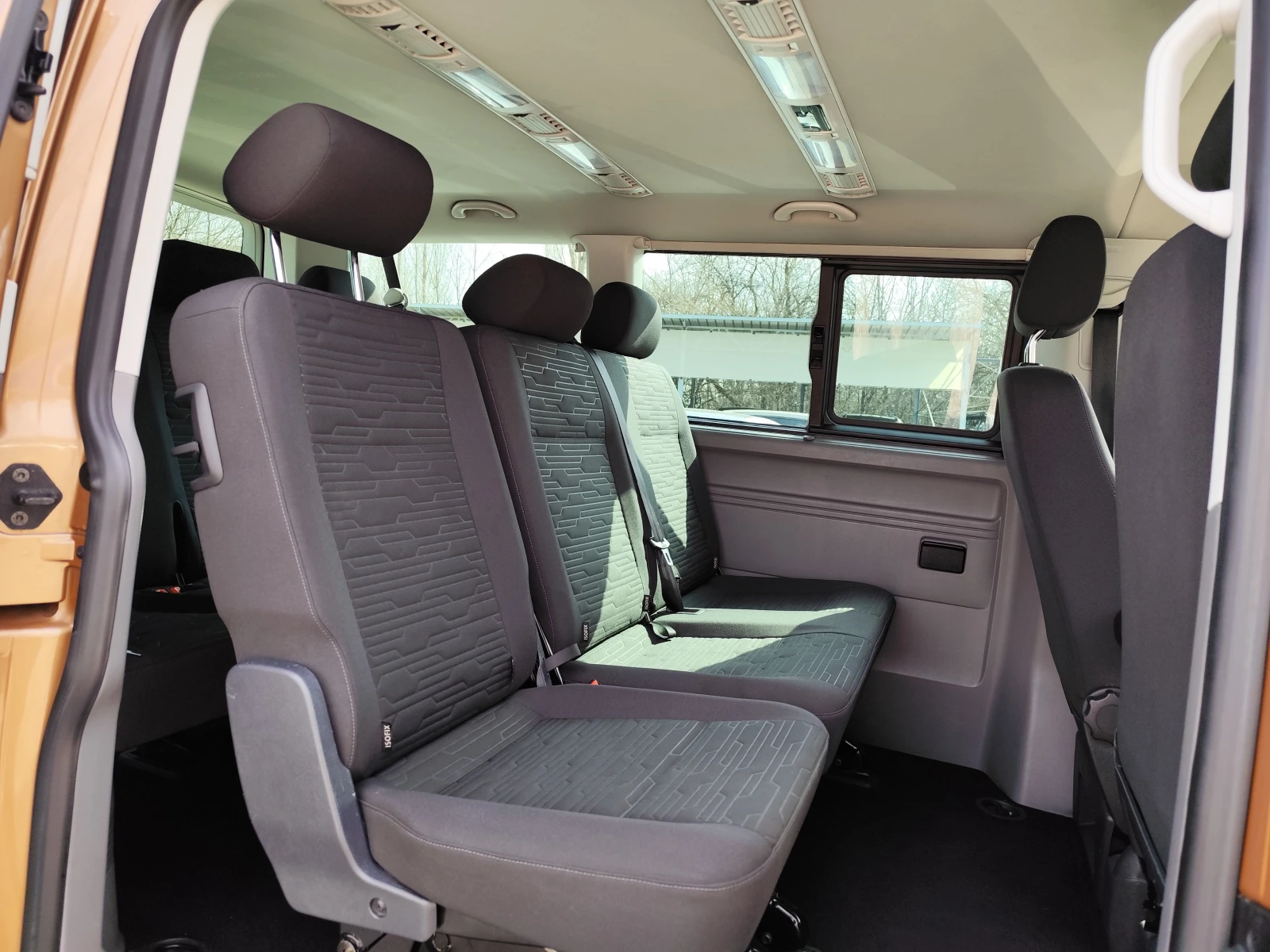 VW Transporter CARAVELLE* 2.0TDi* 9 MECTA* 4 MOTION* DSG* EURO6D*, снимка 13 - Бусове и автобуси - 53705729