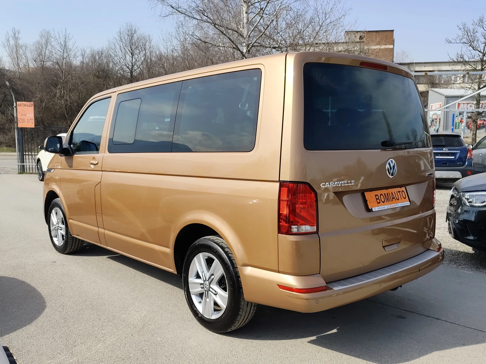 VW Transporter CARAVELLE* 2.0TDi* 9 MECTA* 4 MOTION* DSG* EURO6D*, снимка 5 - Бусове и автобуси - 53705729