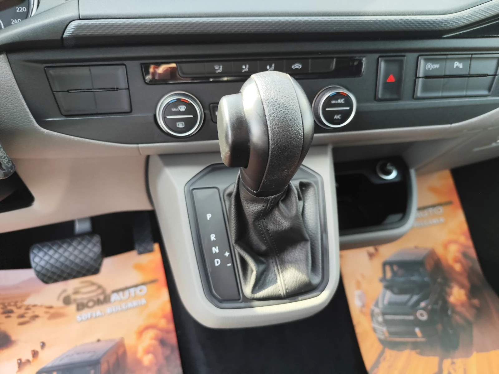 VW Transporter CARAVELLE* 2.0TDi* 9 MECTA* 4 MOTION* DSG* EURO6D*, снимка 11 - Бусове и автобуси - 53705729