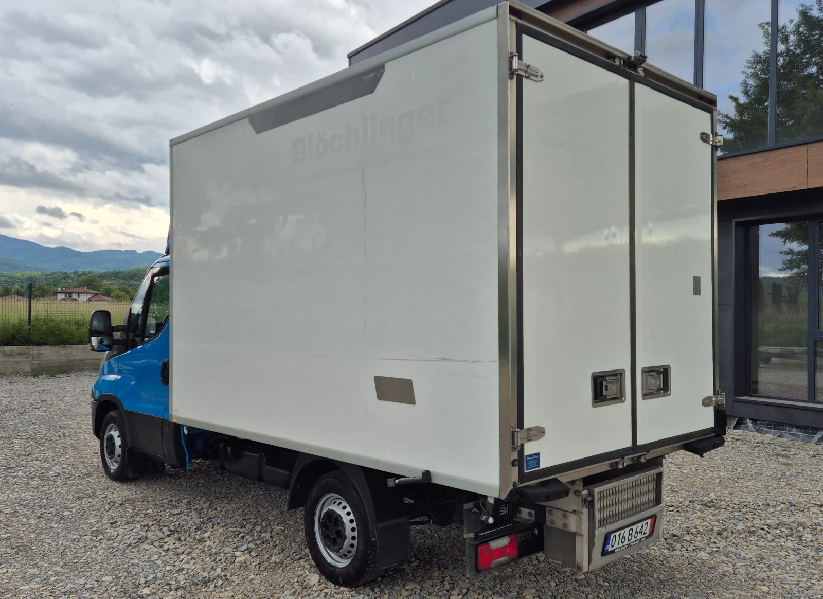 Iveco Daily 35s16* ХЛАДИЛЕН* КЛИМА* HI-MATIC* ШВЕЙЦАРИЯ* , снимка 6 - Бусове и автобуси - 54753571