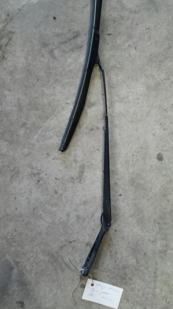 Рамо чистачка ляво Форд Фокус (7)