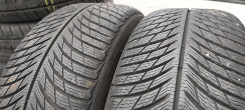 Гуми Зимни 235/50R19, снимка 5 - Гуми и джанти - 32572352