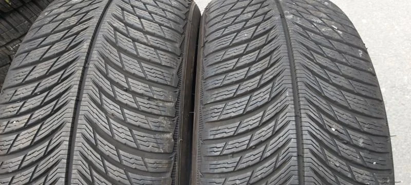 Гуми Зимни 235/50R19, снимка 3 - Гуми и джанти - 32572352