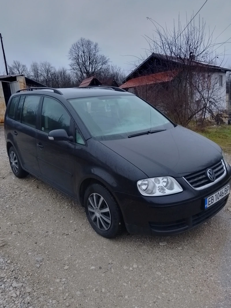 VW Touran, снимка 2 - Автомобили и джипове - 48329593