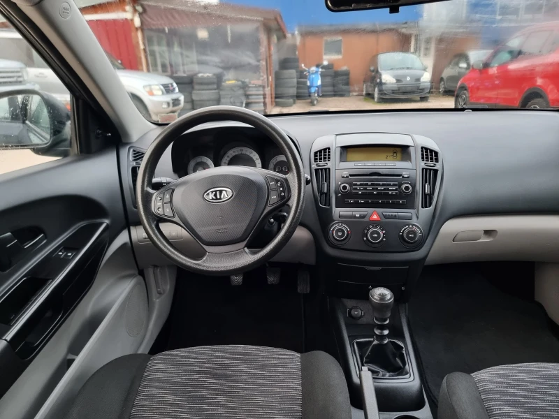 Kia Ceed 1.6I, снимка 12 - Автомобили и джипове - 48481520