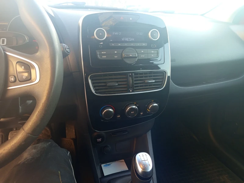 Renault Clio, снимка 11 - Автомобили и джипове - 49363105