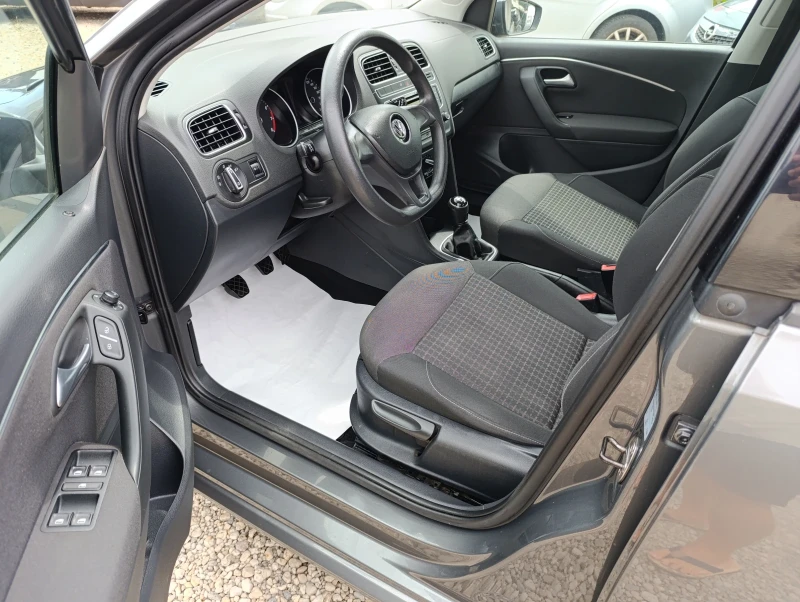 VW Polo  BENZIN, снимка 9 - Автомобили и джипове - 51216321