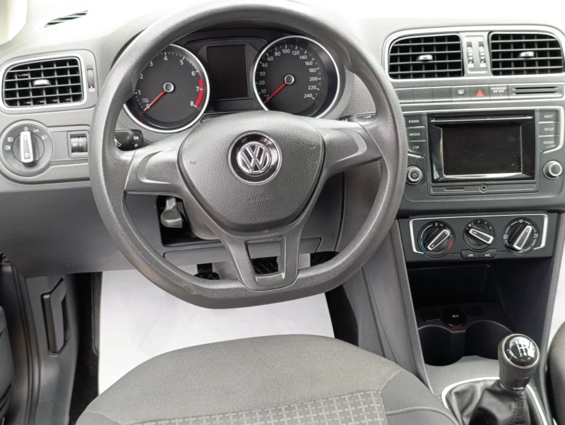 VW Polo  BENZIN, снимка 15 - Автомобили и джипове - 51216321