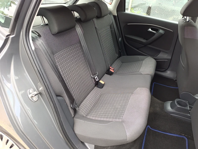 VW Polo  BENZIN, снимка 13 - Автомобили и джипове - 51216321