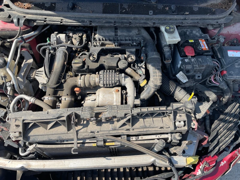 Peugeot 308 1.6 Blue HDI, снимка 13 - Автомобили и джипове - 51476525